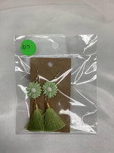 Load image into Gallery viewer, Sunflower Earrings
