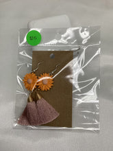Load image into Gallery viewer, Sunflower Earrings
